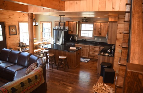 Huntingdon Cabin | If you are ready to travel and relax look no further!