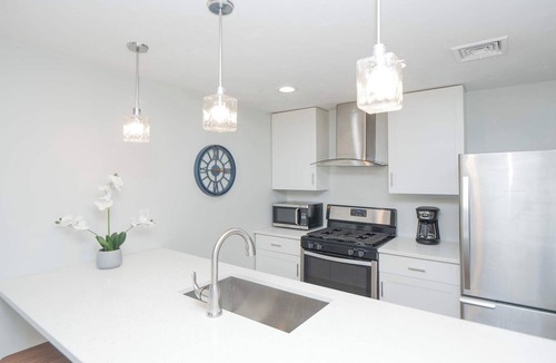 Federal Hill Apartment | Jennifer's Penthouse 2 Floors - Amazing City View!