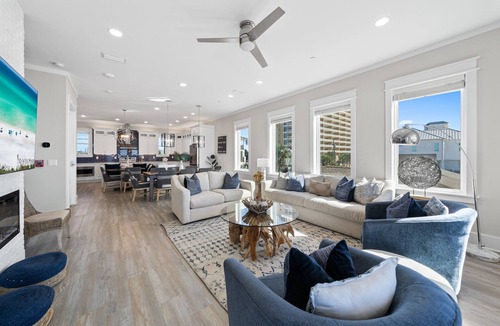 Crescent Beach House | "Joy by the Sea" | Private heatable pool | Beach Front | Family Activities nearby