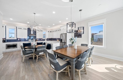 Crescent Beach House | "Joy by the Sea" | Private heatable pool | Beach Front | Family Activities nearby