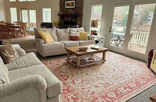 Lakemont House | JULY AVAILABILITY - Green Acres – Your lakefront place to be!