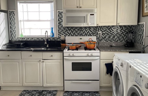 Shannon House | King queen, sweet cozy, and quiet old urban Neighbourhood, charming perfect stay