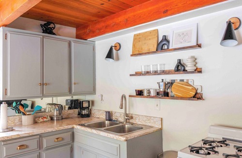 Arrowbear Lake Cabin | La Forêt Retreat, Hiking, Lakes, Dog Friendly!