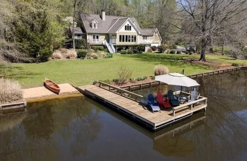 Hillsborough Cottage | Lake Days Getaway - Lakeside Family Escape Near Hillsborough