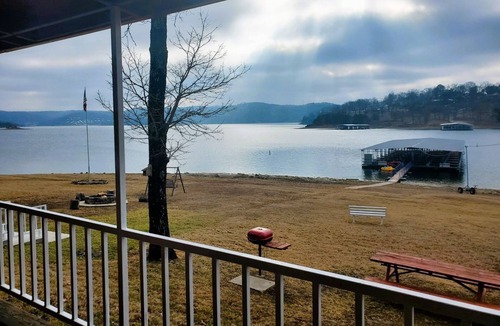 Blue Eye Cabin | Lakefront Cabin #8 on the shores of Table Rock Lake