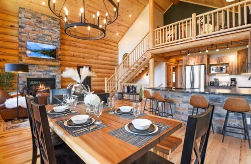 Spring Valley Cabin | Lakefront Log Cabin | Private Hot Tub | Stunning Lake Views