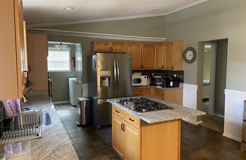 Wise House | Lakefront, Private Dock, Quiet Cove- Lake Gaston- New Rental as of 2024