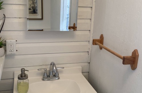 Cleverdale Cottage | Lakefront Rustic Cottage with Direct Lake Access