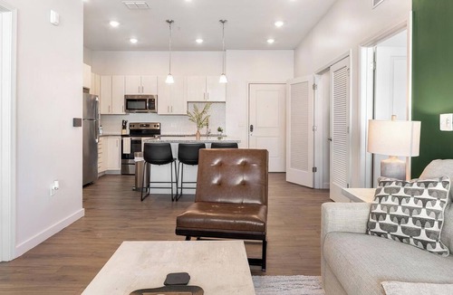 Tarpon Springs Apartment | Landing | Beautiful 2BD, Clubhouse