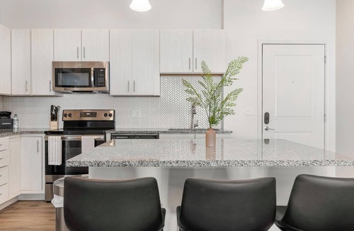 Tarpon Springs Apartment | Landing | Beautiful 2BD, Clubhouse