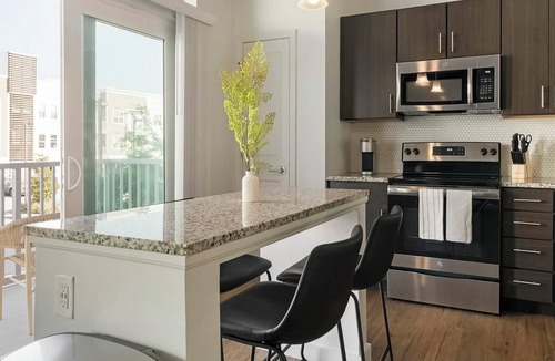 Tarpon Springs Apartment | Landing | Beautiful 2BD, Clubhouse
