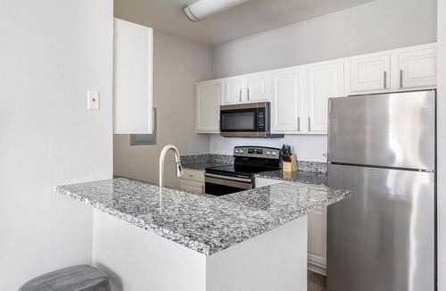 Murfreesboro Apartment | Landing | Beautiful 1BD, Gym, Clubhouse