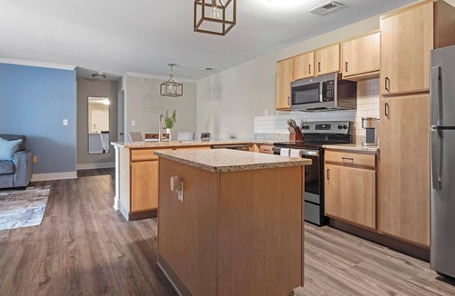 Eureka Apartment | Landing | Incredible 2BD, Gym, Pool