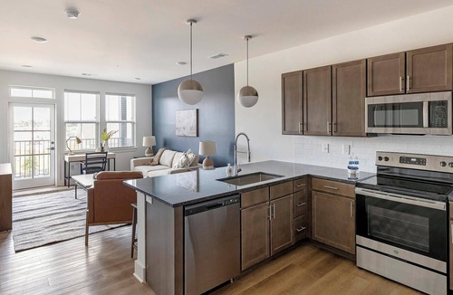 Madison Apartment | Landing | Stunning 1BD, Pool, Gym