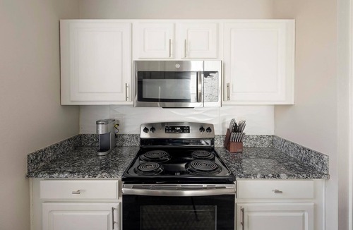 Murfreesboro Apartment | Landing | Stylish 1BD, Clubhouse, Gym