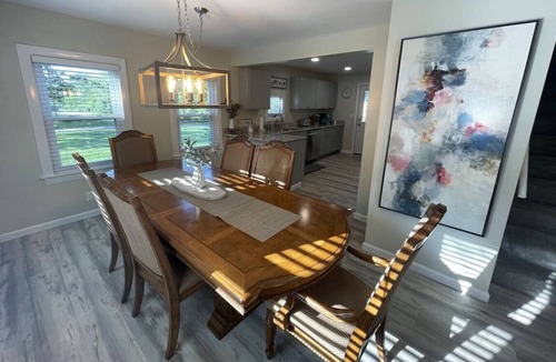 Windsor House | Large, Comfy Family House w/Lake & Beach access