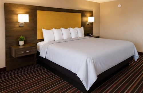 Gallatin Hotel | Legacy Inn Sumner