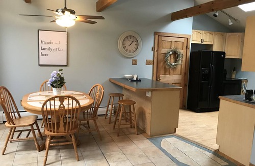 Adamsville Apartment | Little Compton Coastal Oaks