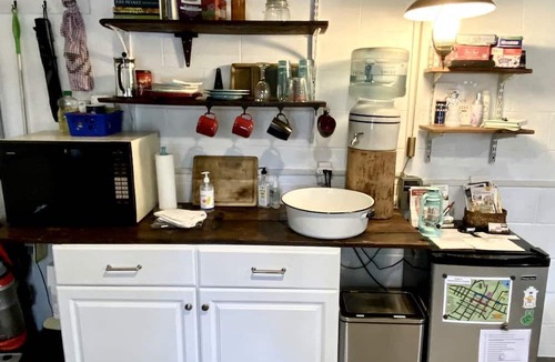 Shepherdstown Cabin | "Lovely Tiny House Rental for a Romantic Getaway in Shepherdstown, West Virginia