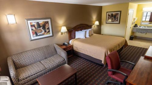 Hawkinsville Hotel | Loyalty Inn Hawkinsville