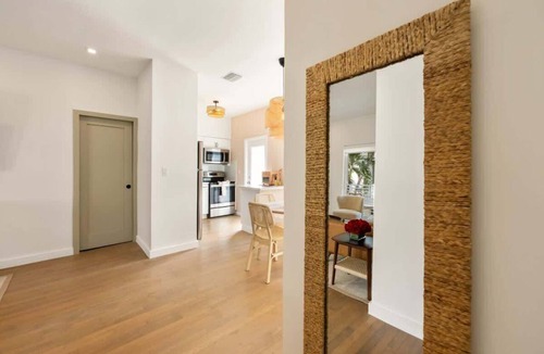 West Avenue Apartment | Lux Designer Apt | 2BR/2BA in Heart of Miami Beach