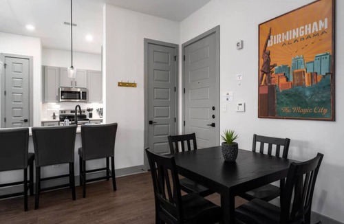 Crestline Heights Apartment | Luxury Apartment: Pool, Near Grandview Medical