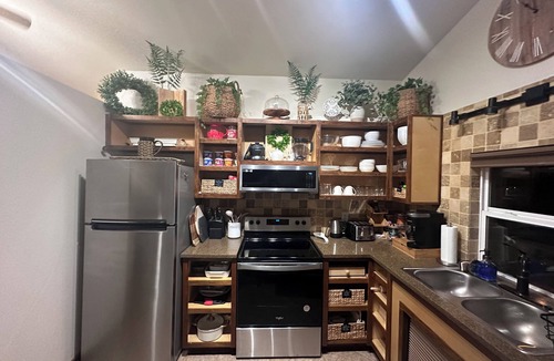 Richland Cabin | Luxury Cabin, fire pit, BBQ, WiFi, forest view, river access