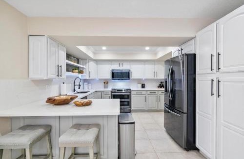 Margate House | Luxury Private Pool Home in South Florida Near Miami and Fort Lauderdale Beaches