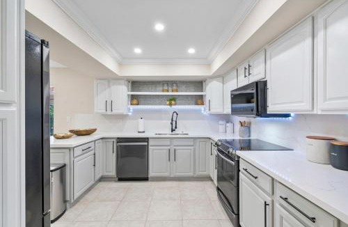 Margate House | Luxury Private Pool Home in South Florida Near Miami and Fort Lauderdale Beaches