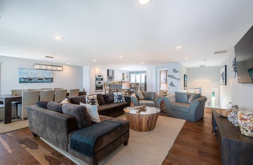 Clinton House | Luxury Waterfront Home-Still some availability for Summer 2026
