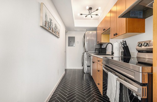 Birmingham Condo | Magic City Overlook - Walk to Dining, Nightlife, Hospitals and Coffee shops