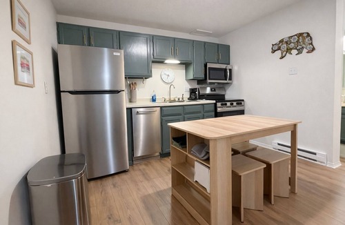 Red River House | Main St. Studio - Walk to Lifts, Dining, and Shopping