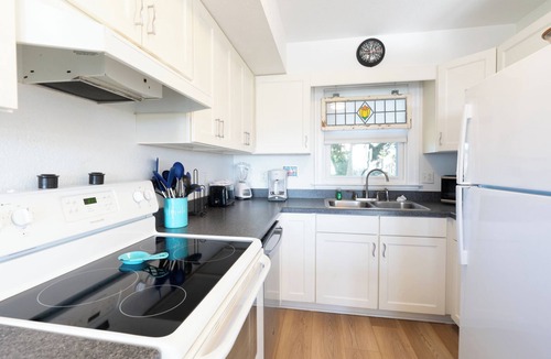 Ocracoke House | Margaritaville/Spectacular Sunsets and Sound View!