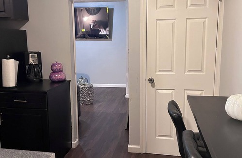 Elizabeth Apartment | Marvelous studio apartment with AC in vibrant Elizabeth