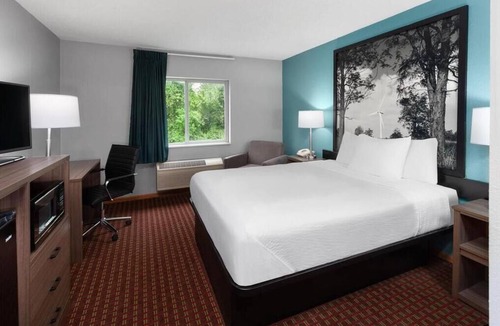 McHenry Hotel | McHenry Inn
