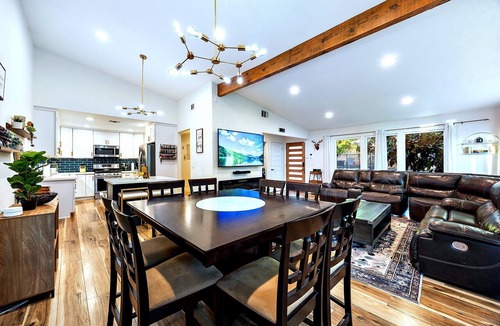 Fair Oaks House | Modern 3BR with pool & spa near American River, sleeps 8