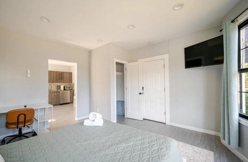 Black Rock Historic District Apartment | Modern Apartment in Black Rock-