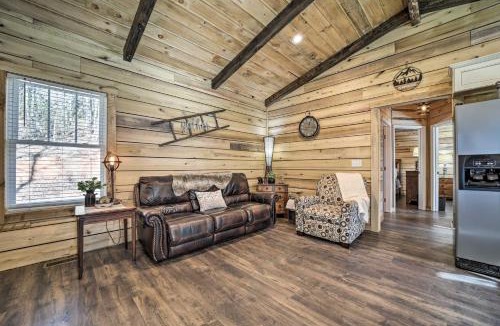 Pisgah Forest House | Modern Cabin w/Fire Pit < 3 Mi to Trails!