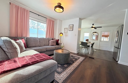 Pataskala House | Modern Cape Cod - King Bed - 15m from Intel