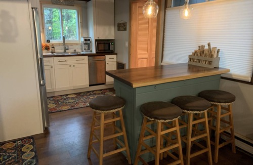 Eidelweiss Village Ski Chalet | MODERN CHALET 3-BDRM-FAMILY & DOG friendly- Luxury & Affordability Combined