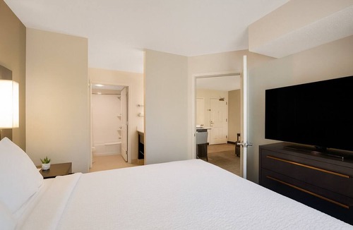 Mount Tabor Hotel | Modern Suite Close to Stickley Museum! Free Breakfast, Pet-friendly, Indoor Pool