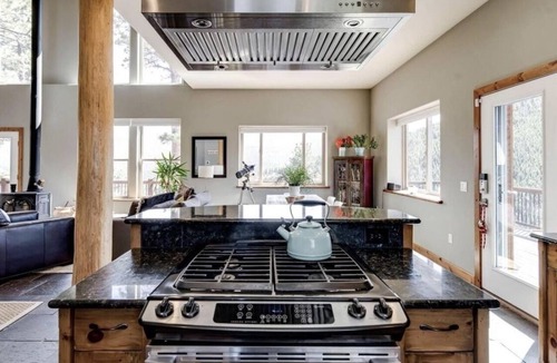 Idaho Springs House | Mountain Liv’n Modern 100% Off-grid Home with Amazing Views