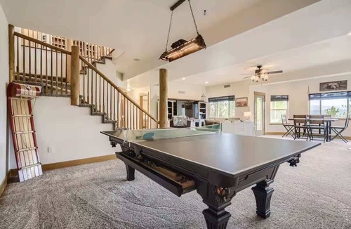 Black Hawk House | Mountain Retreat | Deck with Views | Sleeps 10