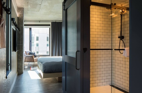 South Lake Union Hotel | MOXY Seattle Downtown