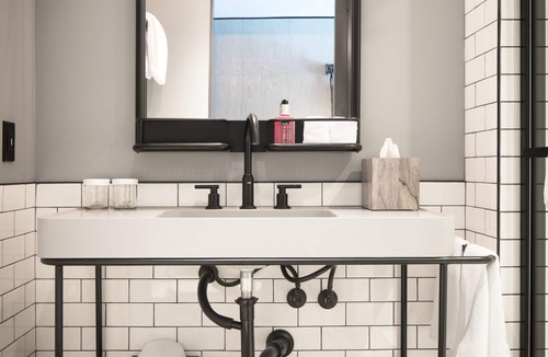 South Lake Union Hotel | MOXY Seattle Downtown