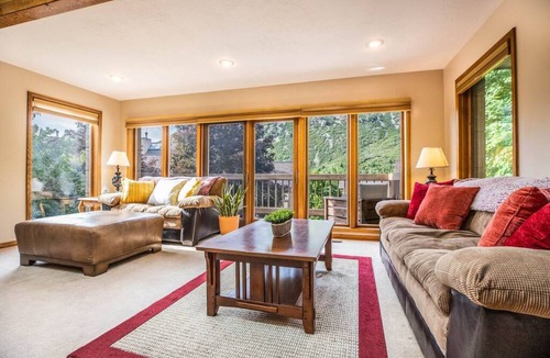 Granite Villa | Mtn. Home-Sauna, Pool Table, Mins to Ski/Hike/Bike