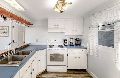Boothbay Harbor House | Multi-unit with oar & boat house with private dock & kayaks