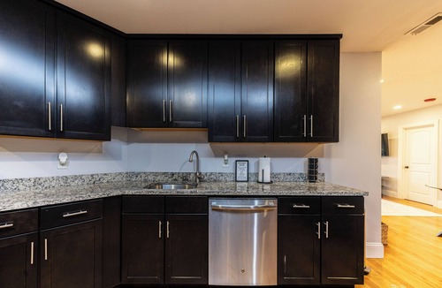 South Medford Apartment | NEW -Entire Place-Laundry In Unit -Family Friendly