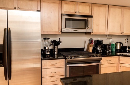 Logan Circle Apartment | NEW! Thomas Circle 2BR Furnished Condo