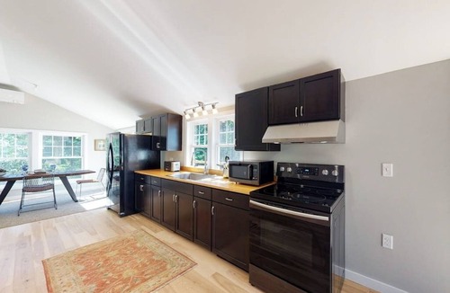 Waldoboro Apartment | Newly-built waterfront home with fast WiFi, furnished deck, & washer/dryer